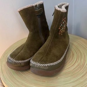 Little Girls Naturino Boots sz 12